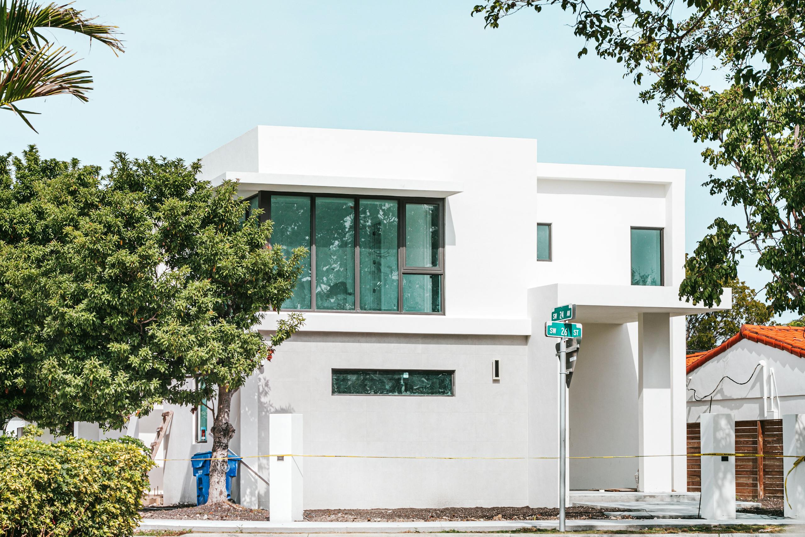 Inter Miami vs Tigres UANL Timeline Explore this modern Miami residence with sleek lines and large glass windows.