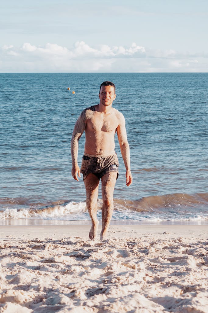 Juntos Seguros ICE Man enjoying summer on the beach in Porto Seguro, Brazil.